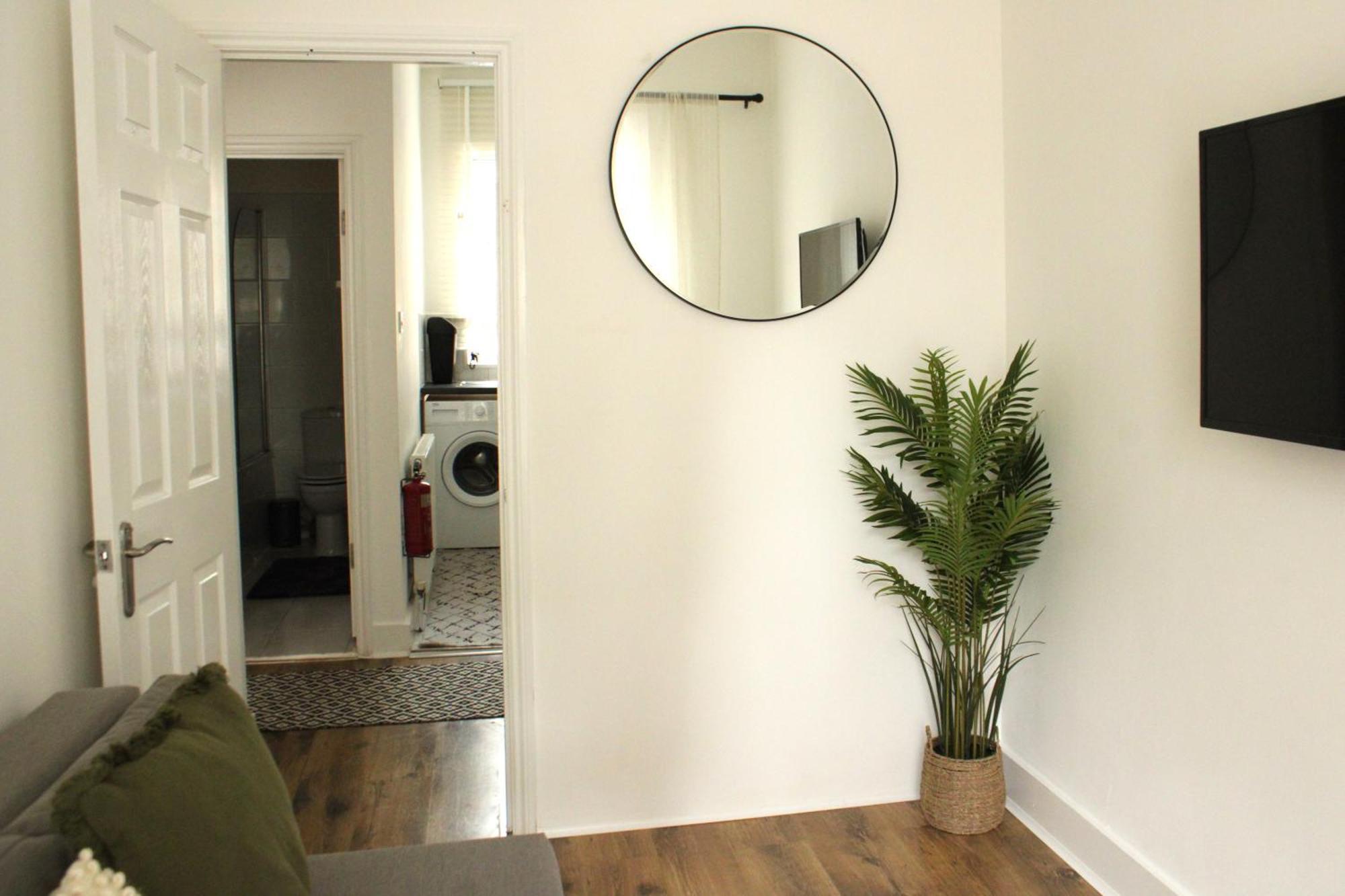 Stylish Cosy 1 Bedroom Flat Лондон Екстериор снимка