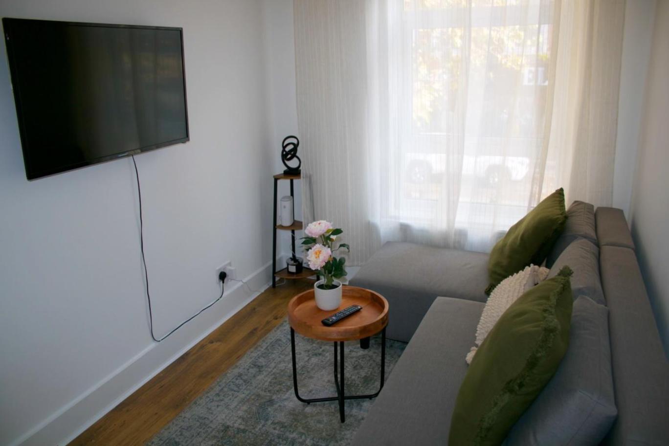 Stylish Cosy 1 Bedroom Flat Лондон Екстериор снимка